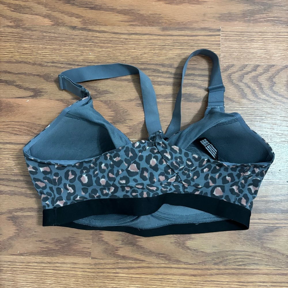 Victoria Secret Sports bra - Picture 3 of 3